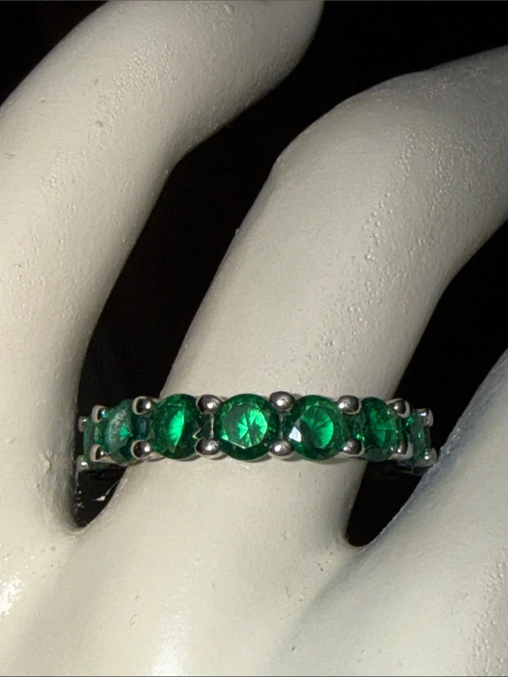 925 Sterling Silver elegant emerald